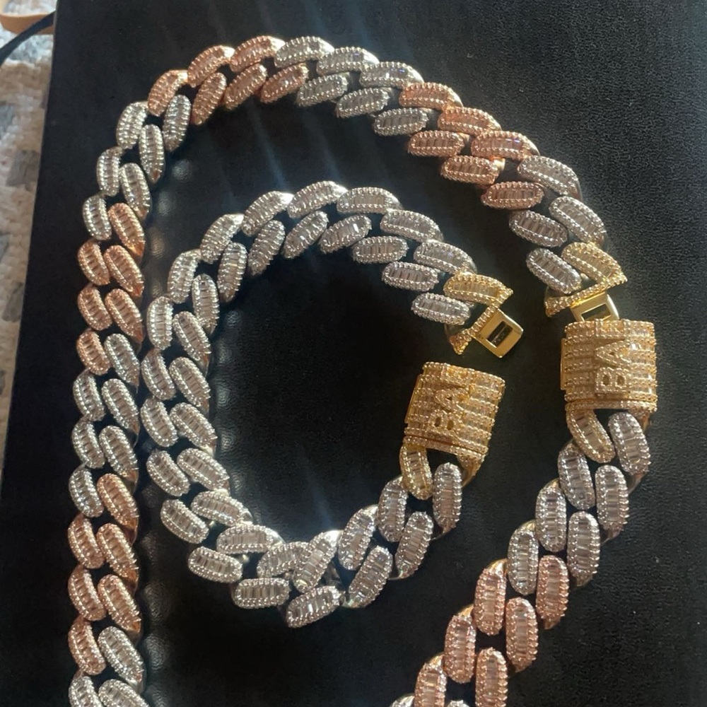 Elegant Gold and Silver Necklace